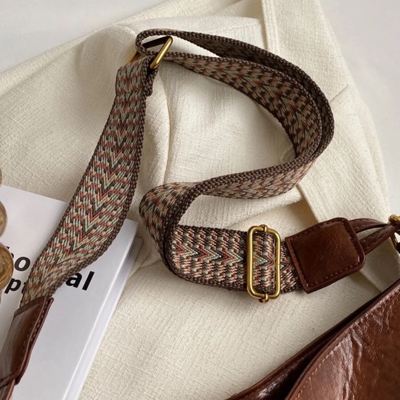 Western Vegan Leather Shoulder Crossbody Bag - Picture 5 of 16